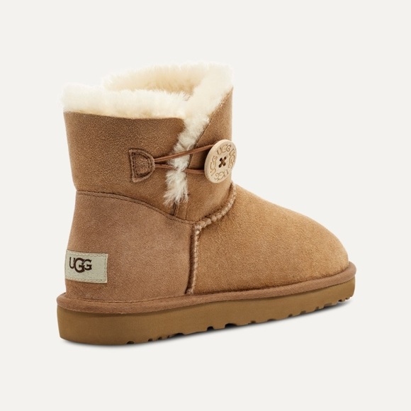 Ugg Mini Bailey Button II Boot chestnut tan sz 6 warm lambswool ankle bootie - Picture 4 of 16